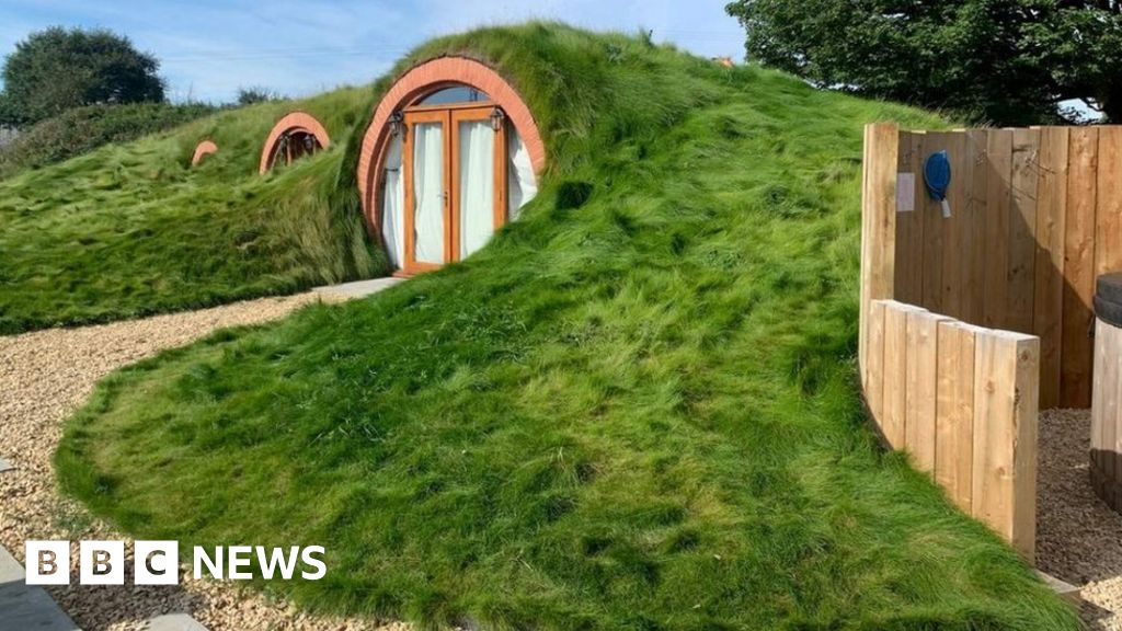 Derbyshire: Hobbit-style glamping pods in Hognaston approved 
