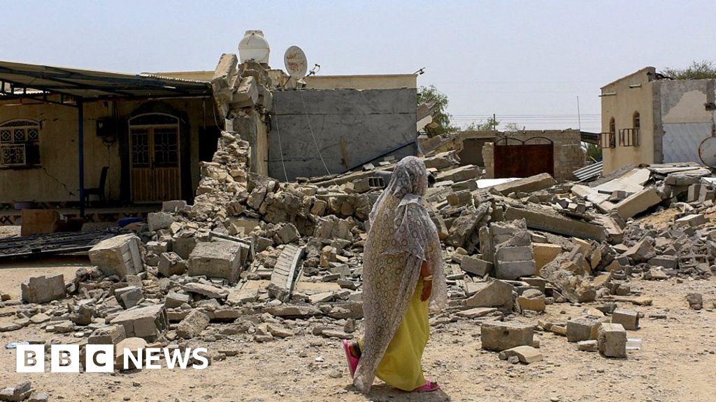 Hormozgan: Quake near southern Iran coast kills five