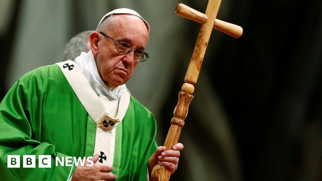 Pope Francis Holds Vatican Mass For 1000 Prisoners Bbc News 