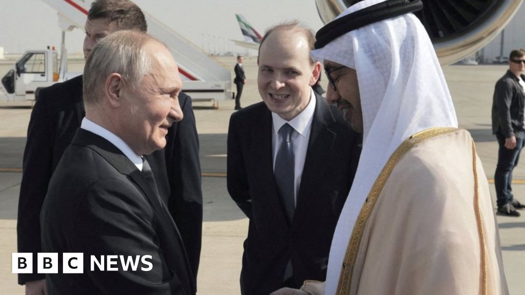 Путин каца в ОАЕ за рядко чуждестранно пътуване