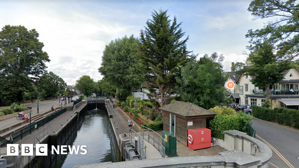 River Thames: Body Found After Search For Missing Teenager - BBC News