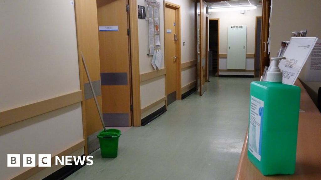 Norovirus crisis continues at Lincoln County Hospital - BBC News