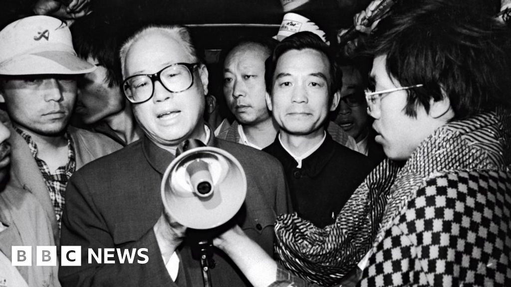 Zhao Ziyang: Purged Chinese Communist reformer is buried - BBC News