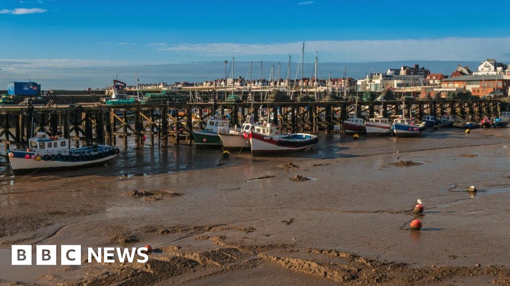 Defibrillators donated to East Yorkshire fishing fleet BBC News