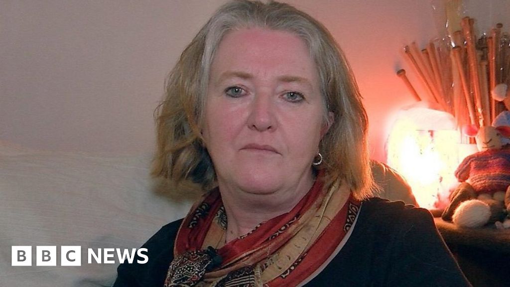 Claiming mental health benefits 'hideous', says Norwich woman - BBC News