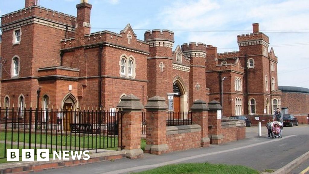 Covid 19 Vloggers Fined Over 130 Mile Round Trip To Lincoln Prison    117010249 Mediaitem117010246 