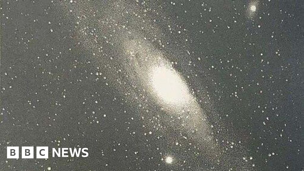 The builder who photographed distant galaxies
