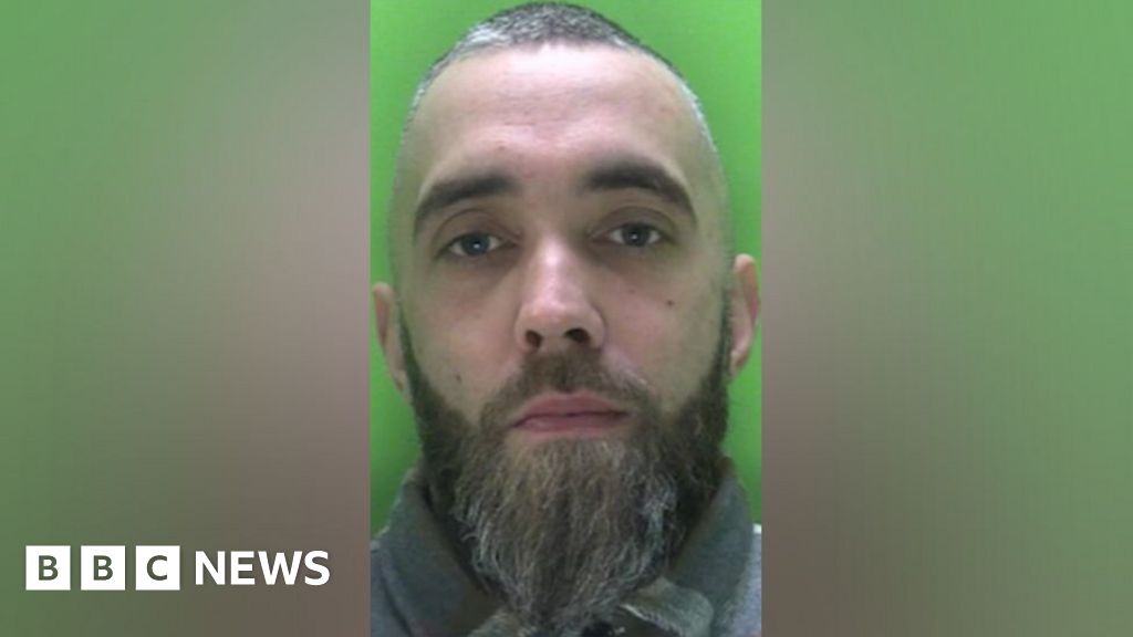 Rainworth man sentenced after five-hour pub roof stand-off - BBC News