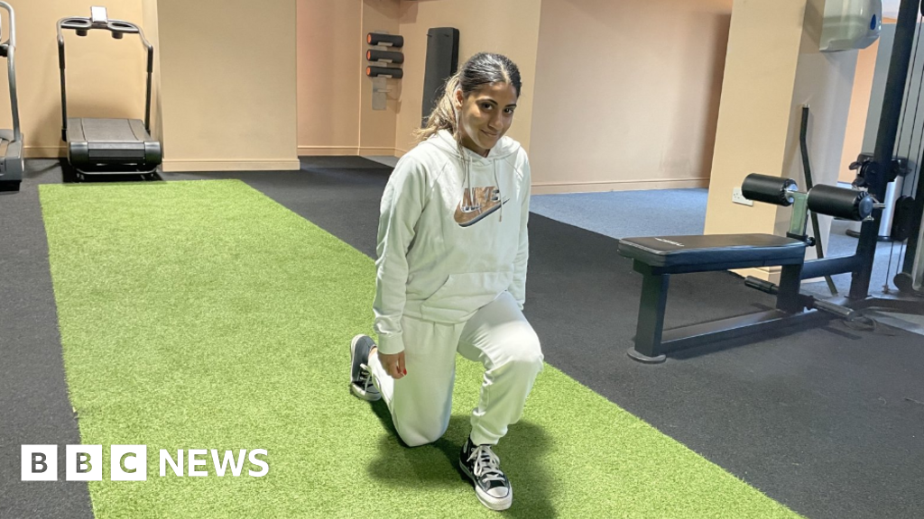Women take first steps in years after Oadby gym visit BBC News