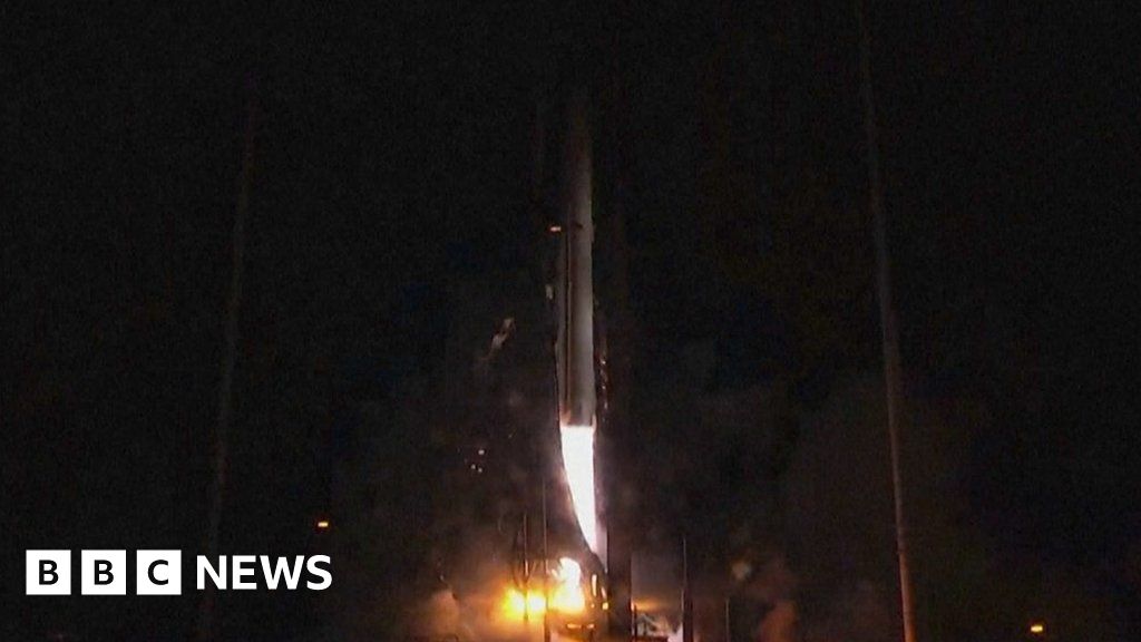 Terran-1: 3D-printed rocket lifts off but fails to reach orbit