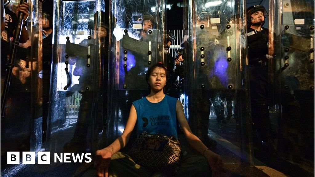 Hong Kong braces for more anti-extradition action
