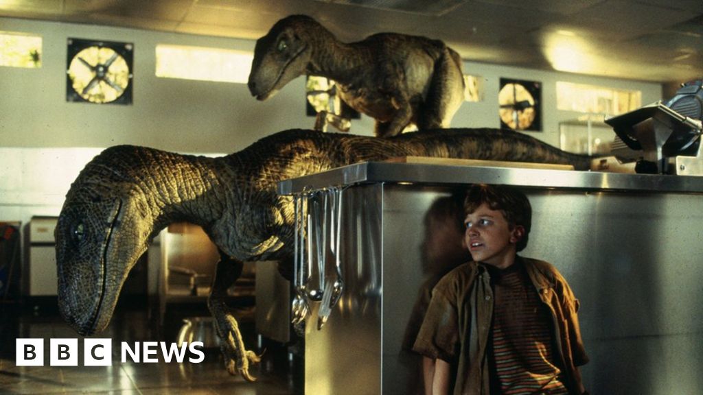 Does Jurassic Park Make Scientific Sense c News