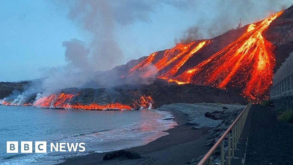 La Palma: Second lava stream reaches ocean