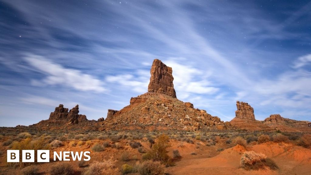 Trump shrinks Utah monuments angering environmentalists BBC News
