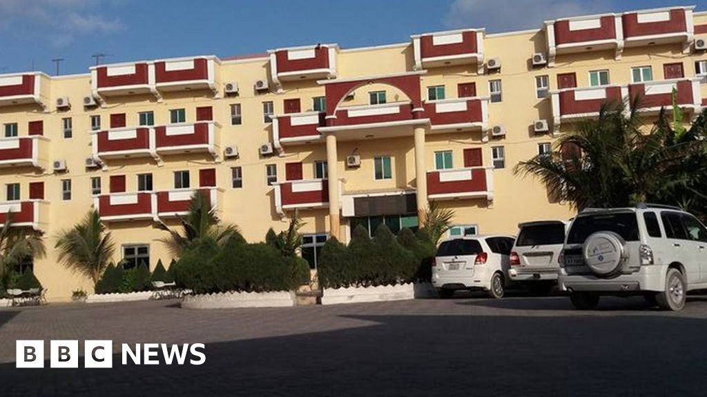 Al-Shabab: Islamist militants attack hotel in Somali capital