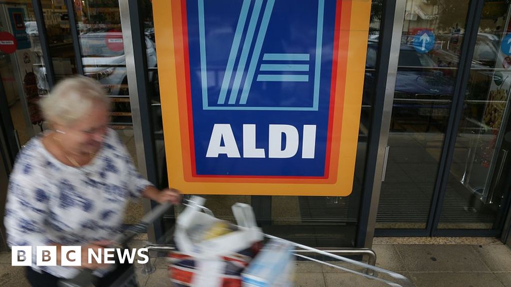 Aldi and Lidl sales soar as prices rise BBC News