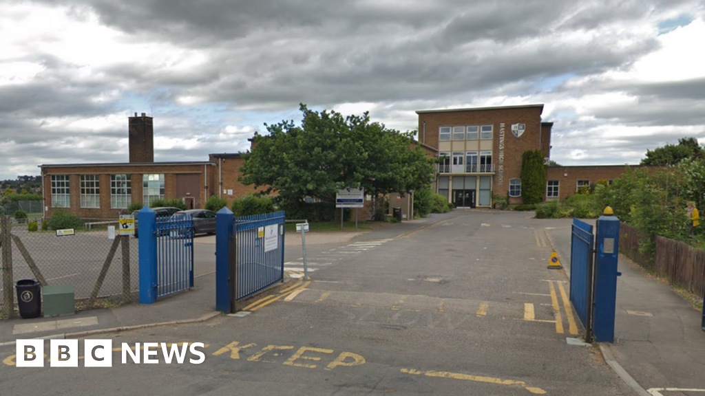 'Amazon warehouse' Leicestershire school extension gets green light