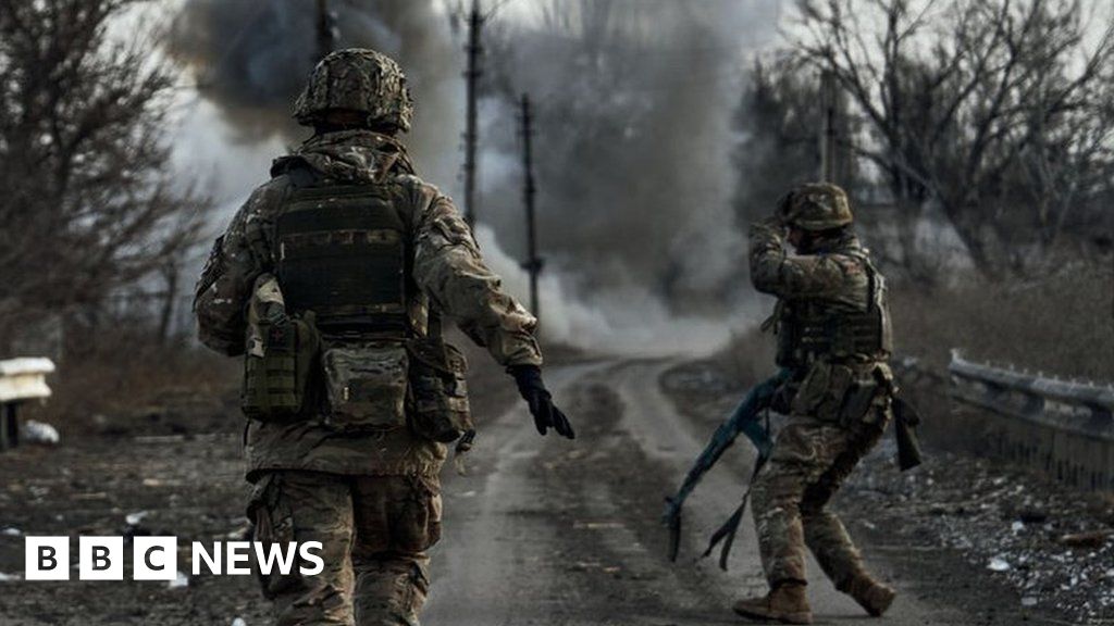 Война в Украйна: Войник разказва на BBC за „ада“ на фронтовата линия