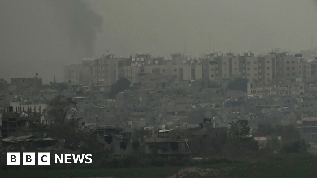Има интензивна израелска бомбардировка на Газа по въздух, по-тежка от