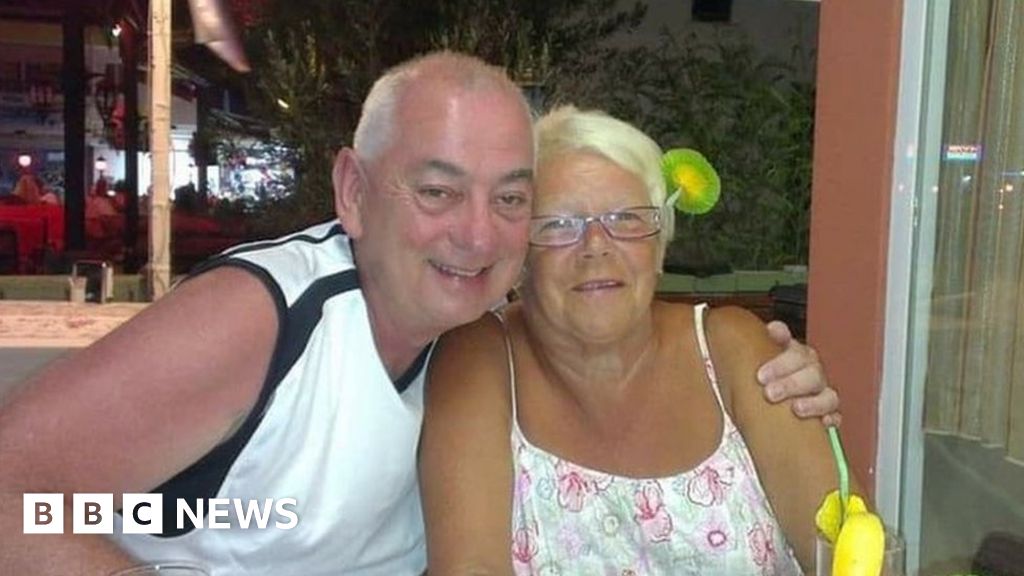 Covid: Widow of Aberdare nurse who died suing NHS