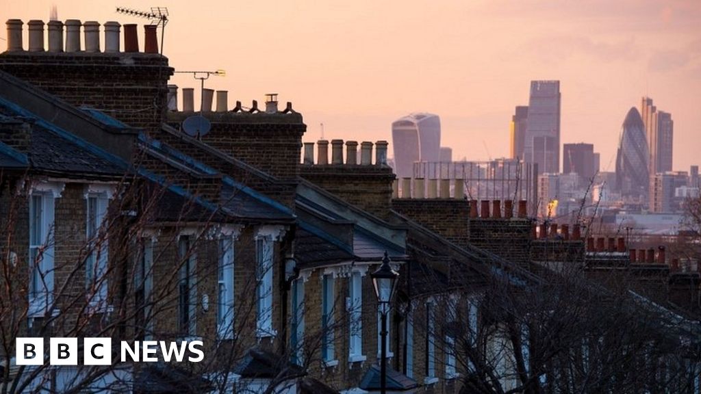 Two million Londoners 'in poverty despite record employment' BBC News