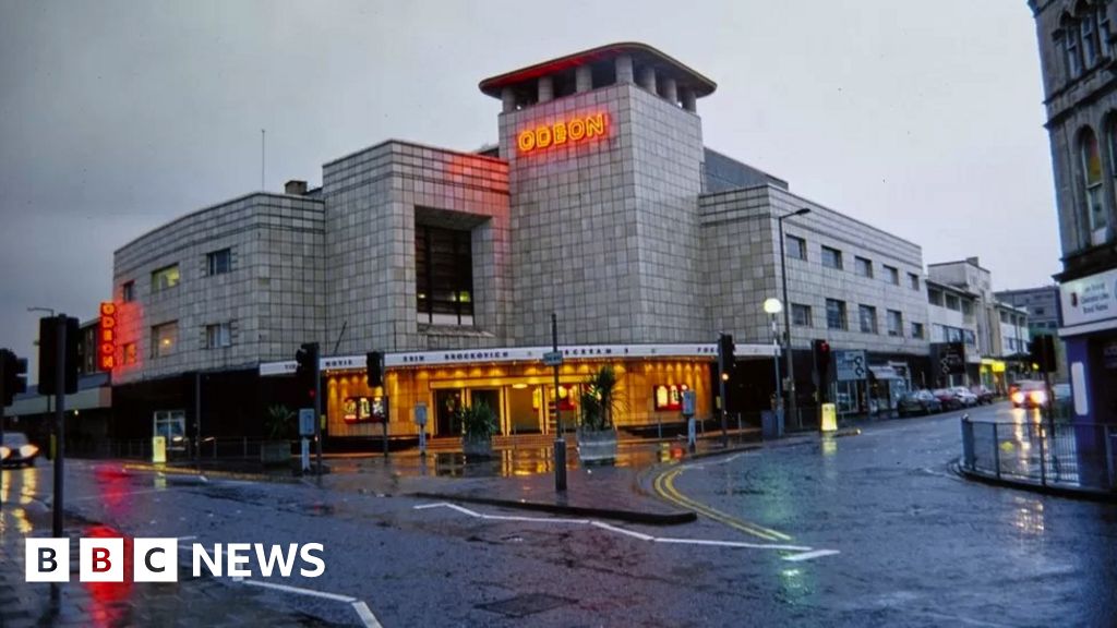 Weston super Mare Odeon cinema closes for the last time