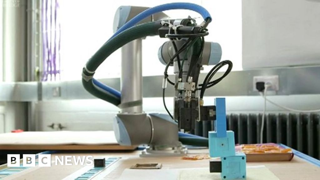 Robots Learn To Evolve And Improve - BBC News