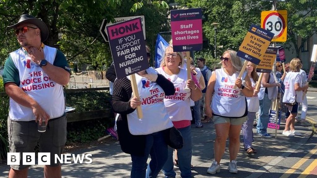 Nursing: Strikes 'because patients are dying', says nurse