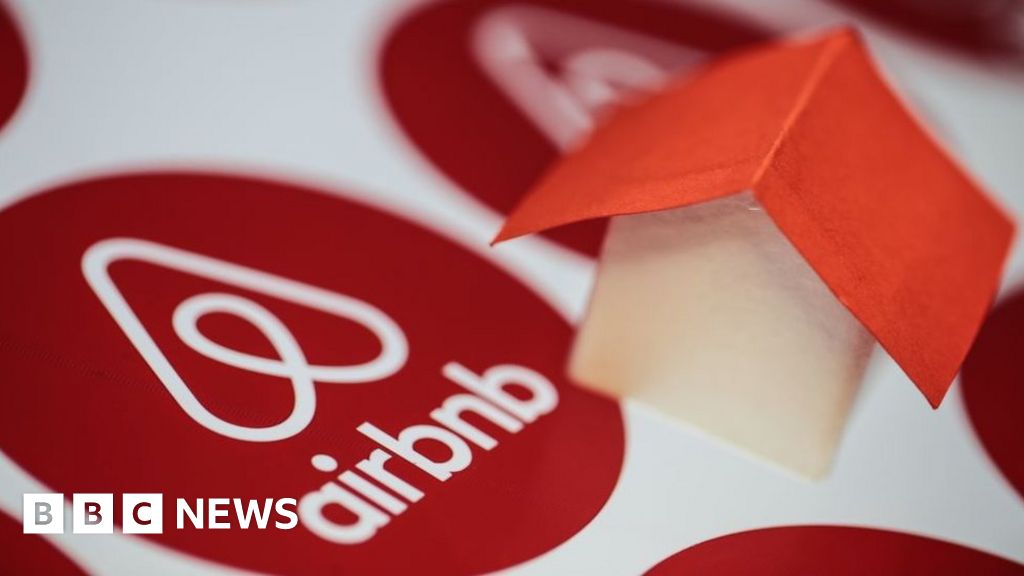 Airbnb puts stock market float back on the table