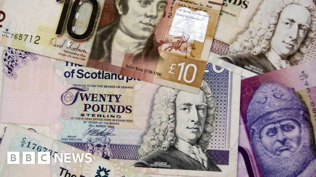 Four week deadline to use Scottish paper money - BBC News