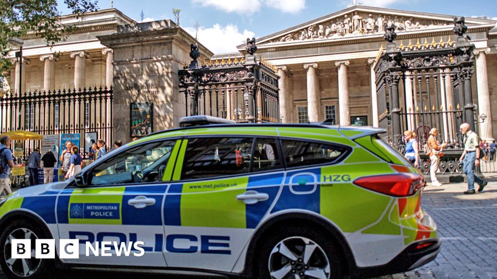 British Museum: Accused thief not talking or cooperating, chairman tells BBC