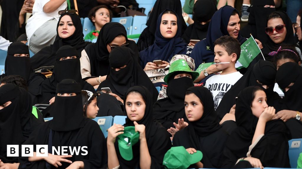 Saudi Arabia Backlash After Women Celebrate National Day Bbc News