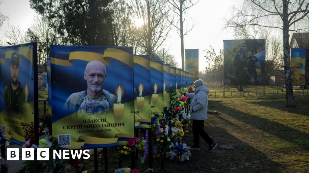 Trump mengumumkan pembicaraan tiga arah tentang Perang Ukraina di Munich