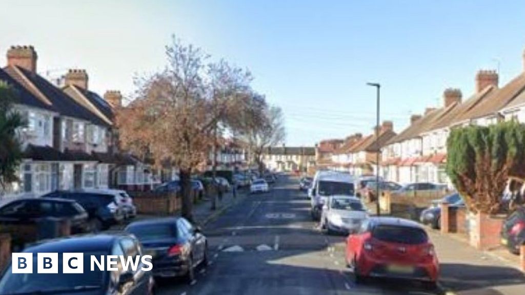 Hounslow Four attempted murder charges after pedestrians run over