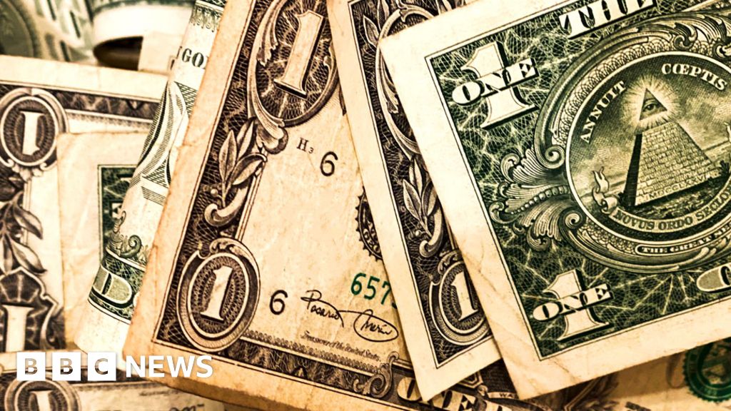 Apology to US teachers over 'dash for cash' charity stunt - BBC News