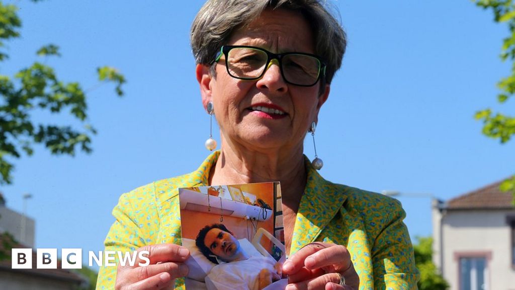 French life support fight nears end