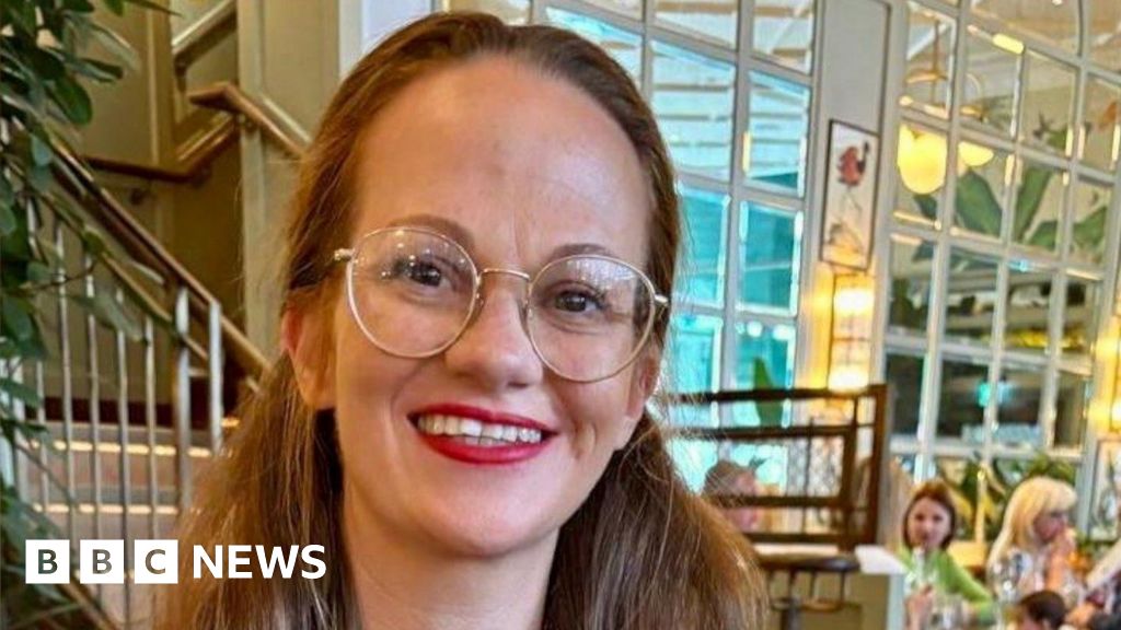 Baby loss: Mum welcomes Northern Ireland's new miscarriage and stillborn certificate