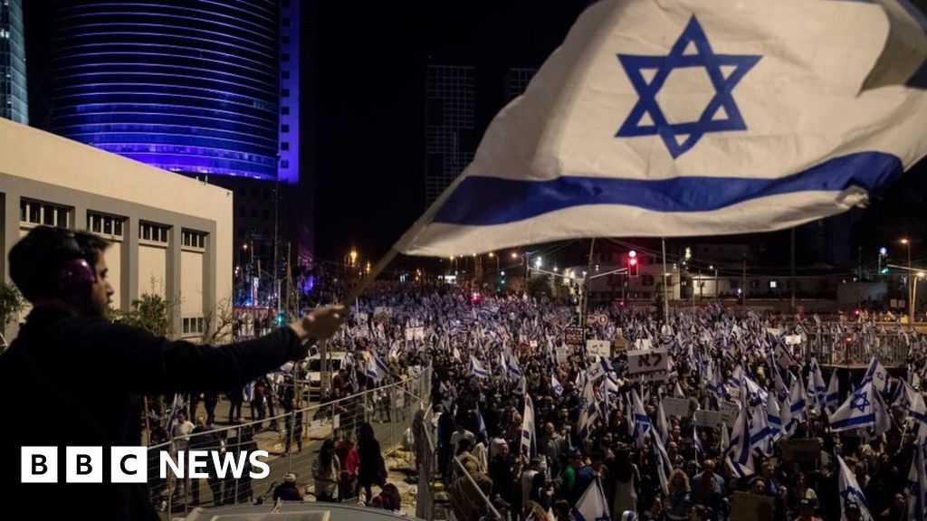 이스라엘: 시위대가 역사상 가장 큰 시위 중 하나에서 거리로 나섰습니다.