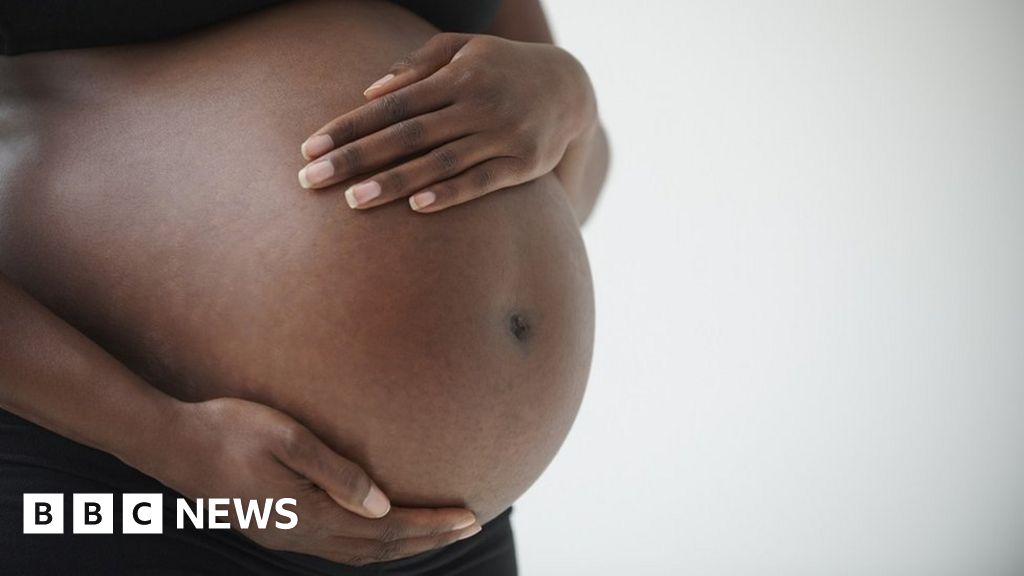 Nigeria police made to scrap sacking of unmarried pregnant officers