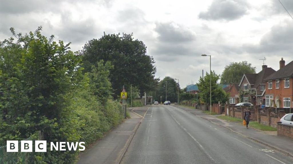 Farnborough hitandrun Hunt for driver after serious crash BBC News