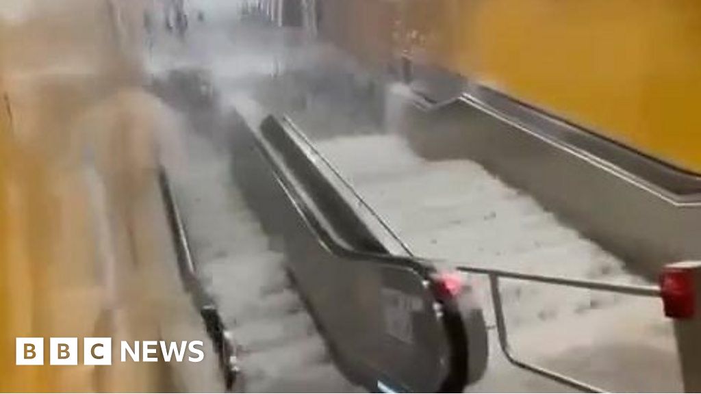 Germany: Flood waters surge in Frankfurt underground station