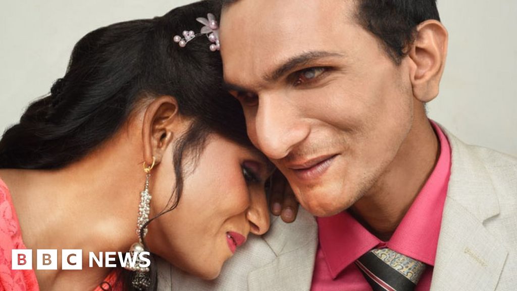 The Indian couple who swear by blind love