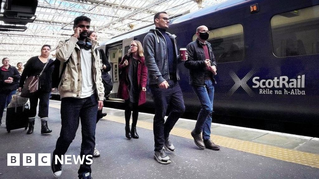 ScotRail train drivers accept new pay deal to end disruption