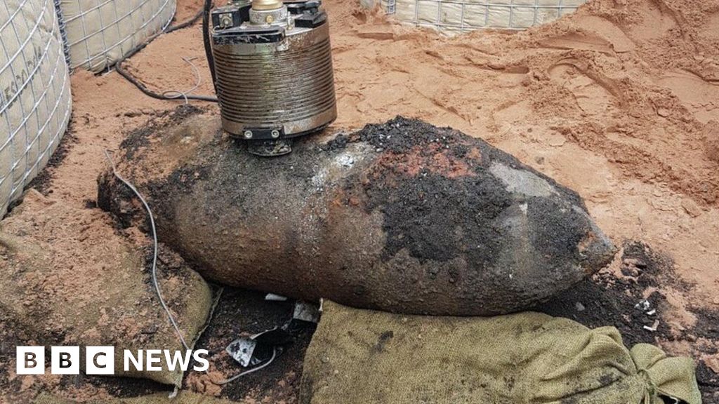  Delicate Operation At Birmingham WW2 Bomb Site BBC News