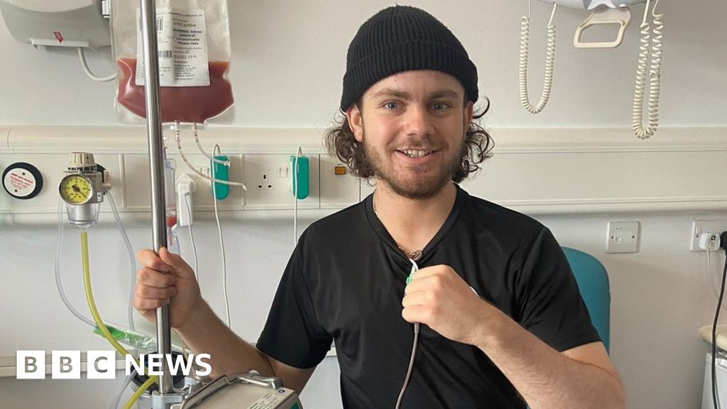 Reading father's stem cell transplant hope for boxer son