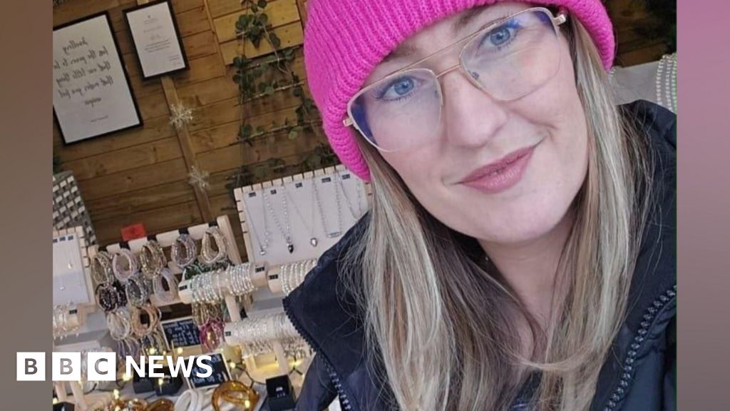 bbc.co.uk - Claire Hamilton - Jeweller 'priced out' of Liverpool Christmas market stall this year