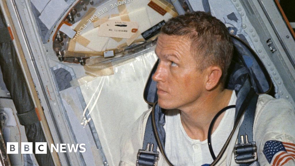 Бившият астронавт на НАСА Франк Борман който ръководи първата космическа