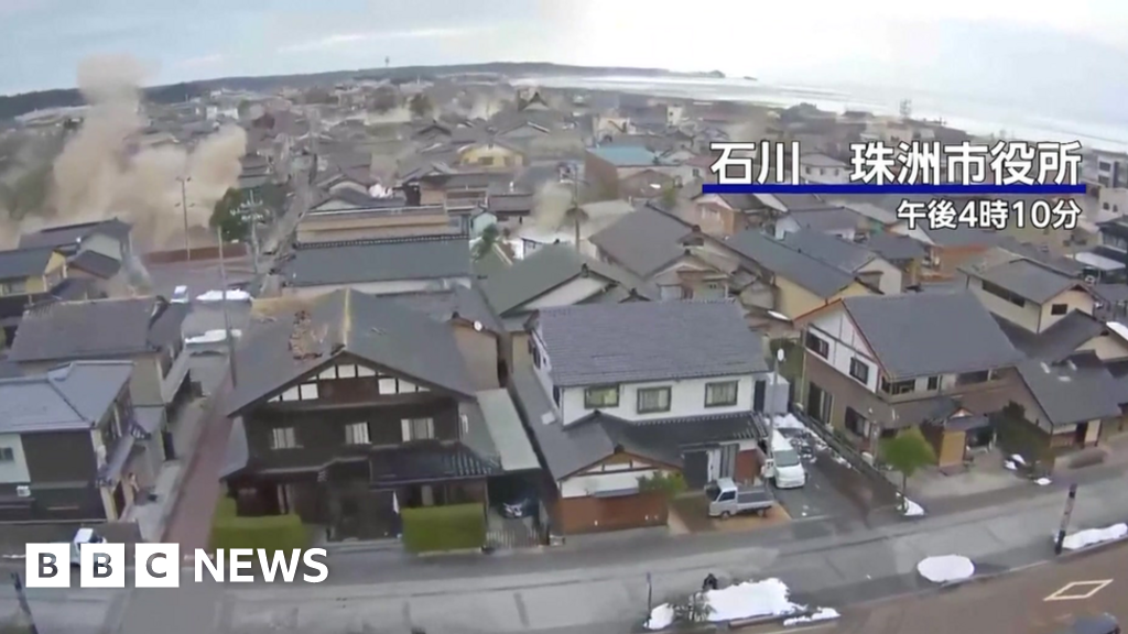 7.5 Magnitude Earthquake Hits Japan, Triggering Tsunami Warnings