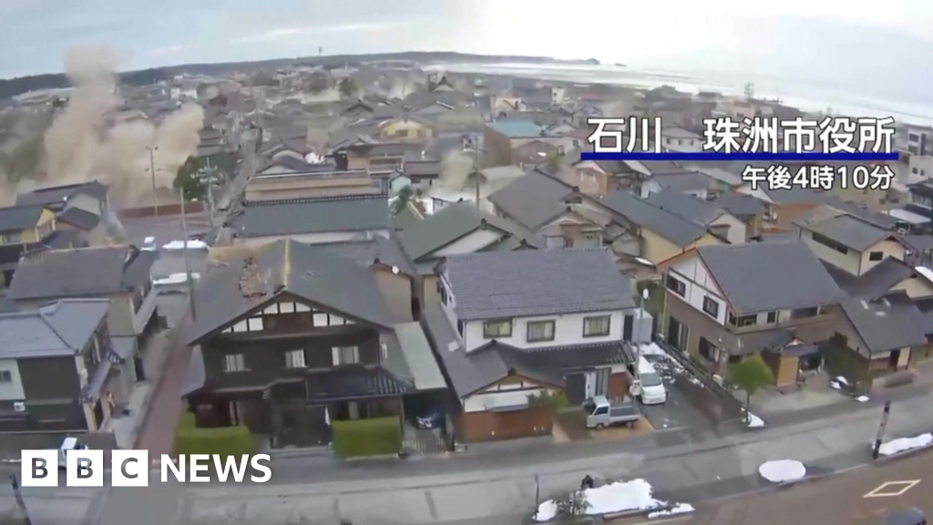 Japan orders evacuations after tsunami warning