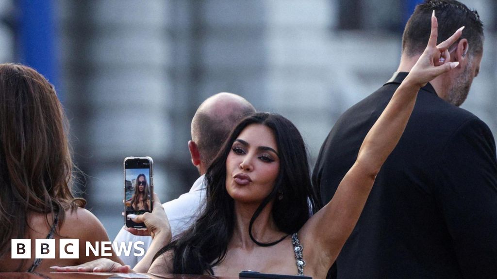 Watch: Stars arrive in Venice for Jeff Bezos wedding